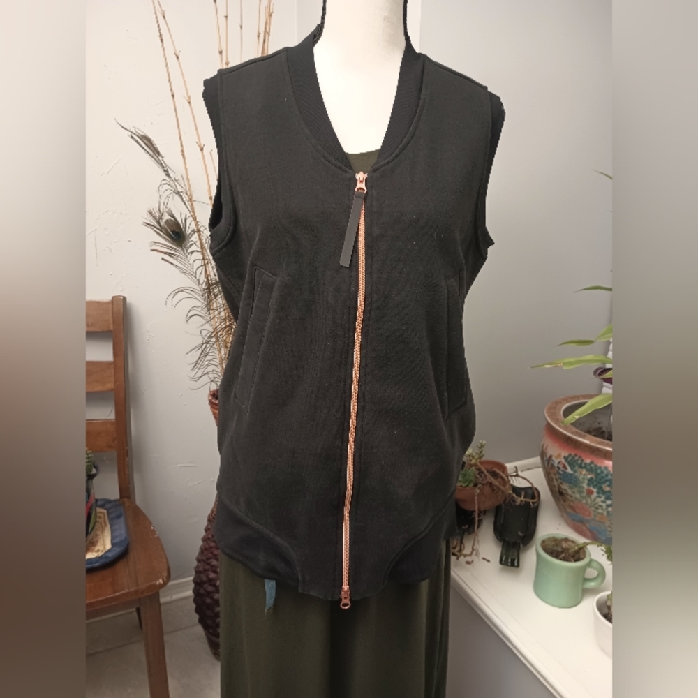 Lululemon zip up vest